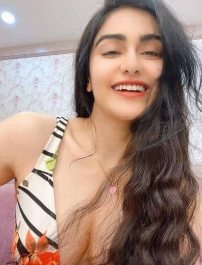 વળી, જ્યારે તેની સાથે લગ્ન વિશે મે સવાલ કર્યો તો તેને કહ્યું કે, તે ઘણીવાર પડદા પર દુલ્હન બન્યા બાદ, તેને વિશ્વાસ નથી થતો કે તે એક દુલ્હનના રૂપમાં સામે આવશે.