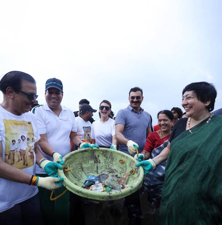 जैकलीन अपने सफाई अभियान को लेकर सोशल मीडिया पर ट्रोल भी हो गई थीं. कइयों ने इसे इमेज क्लीन अप करने की कोशिश बताया.