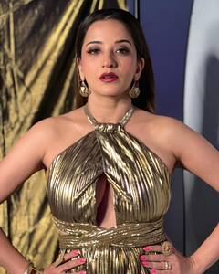 Monalisa Pic: गोल्डन ड्रेस में कुछ यूं शाइन करती दिखीं मोनालिसा, ग्लैमरस अदांज़ देख फिर बढ़ सकती हैं फैन्स की धड़कनें !