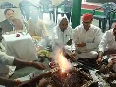 कानपुर में कार्यकर्ताओं ने किया हवन, मुलायम सिंह की लंबी उम्र के लिए की पूजा-अर्चना