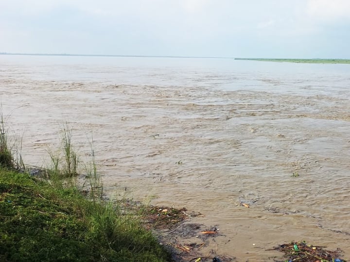 Gopalganj Flood: Gandak River overflows due to Rain in Nepal DM Alert for 43 villages of Gopalganj ann Gopalganj Flood: नेपाल में बारिश से गंडक नदी में उफनाई, 43 गांवों में मंडराया बाढ़ का खतरा, डीएम ने जारी किया अलर्ट