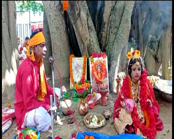 এই পুজো শুরু হয়েছিল ৪৭ বছরের বেশি আগে। বীরভূমের বিখ্যাত সতীপীঠ কঙ্কালীতলায় দেবীপক্ষের ত্রয়োদশীর পুজোর আয়োজন করা হয়।