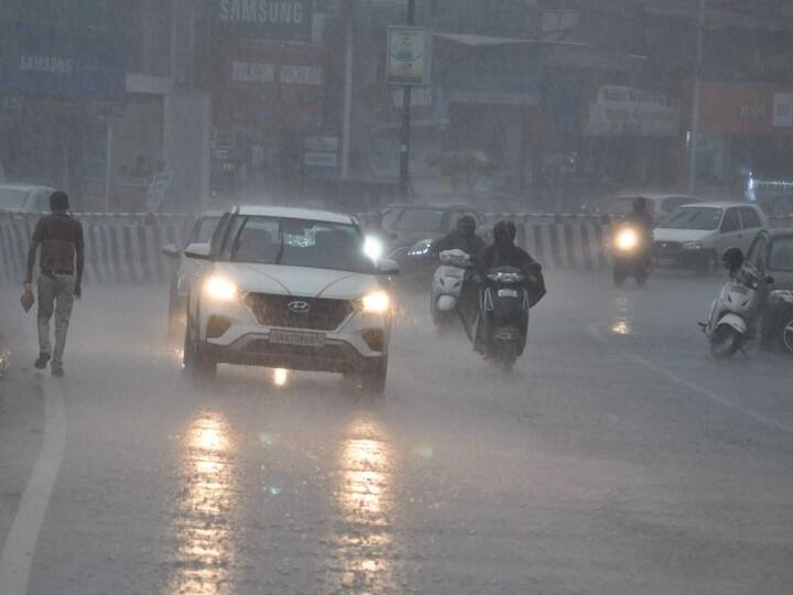 Uttarakhand Weather Updates IMD Alert For Heavy Rain in Kumaon and Garhwal Mandal Today Uttarakhand Weather Updates: उत्तराखंड में आज भारी बारिश को लेकर रेड अलर्ट जारी, सर्तक रहने की सलाह, पिथौरागढ़ में स्कूल बंद