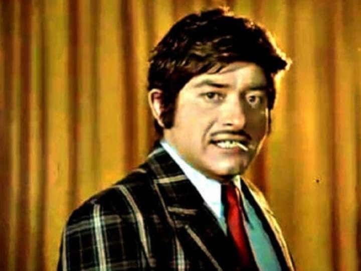Raj kumar biography dialogue in Bollywood everyone becomes dwarf in front of Raj Kumar Abpp रौबदार आवाज़ में राजकुमार के वो डायलॉग्स, जो आज भी लोगों के कानों में गूंजते हैं...