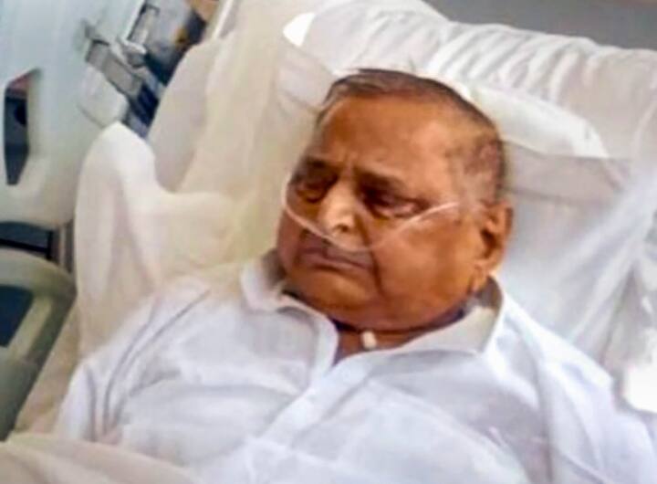 Samajwadi Party Chief Akhilesh Yadav on Mulayam Singh Yadav Health Update from Gurugram Medanta Hospital Mulayam Singh Yadav Health: मुलायम सिंह यादव अब कैसी है तबीयत? सपा प्रमुख अखिलेश यादव ने दिया बड़ा अपडेट