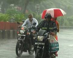 Surat માં આસોમાં જામ્યો અષાઢી માહોલ, વરસાદથી વાતાવરણમાં પ્રસરી ઠંડક