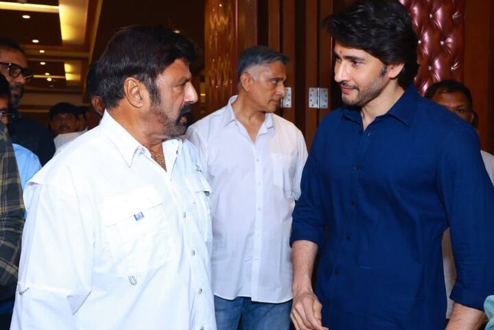 హైదరాబాద్లో ఈ రోజు పెద్ద కర్మ నిర్వహించారు. అందులో ఘట్టమనేని కుటుంబ సభ్యులు అందరూ జాయిన్ అయ్యారు. (Photo Courtesy: Social Media)