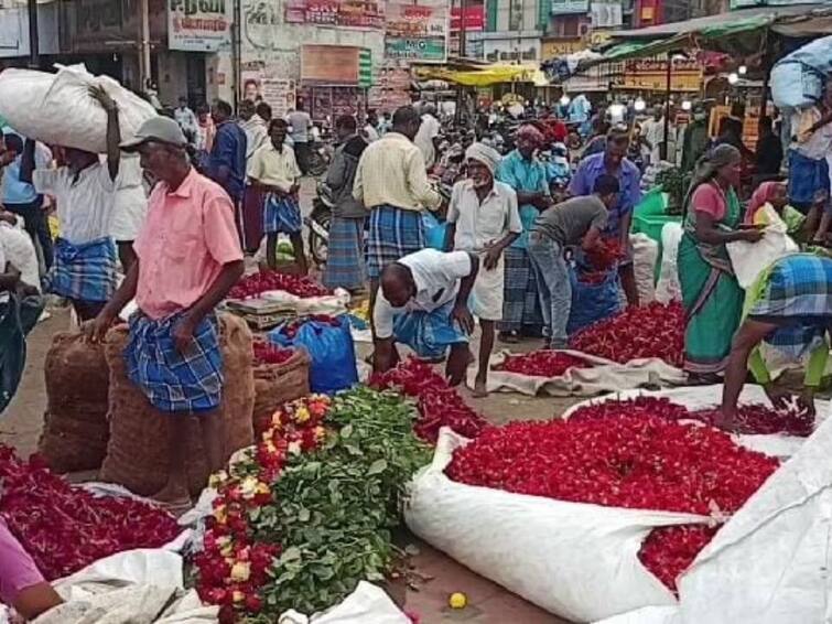 Flower prices increase in Dharumpui flower market-People are not interested in buying flowers on the fast day of Puratasi Shani தாறுமாறாக எகிறிய விலை... புரட்டாசி சனியிலும் ஆர்வம் காட்டாத மக்கள்: சோகத்தில் பூ வியாபாரிகள்!