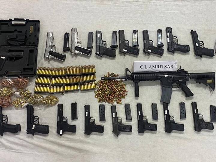 Punjab Police arrested 3 members Module for smuggling arms and 18 weapons recovered Punjab: पंजाब पुलिस ने हथियारों की तस्करी करने वाले मॉड्यूल के तीन सदस्यों को किया गिरफ्तार, हथियार-कैश बरामद