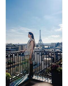 Deepika Padukone: पॅरिस फॅशन वीकसाठी दीपिकानं केला खास लूक; रणवीरच्या आलिया अन् जान्हवीच्या कमेंट्स वेधलं लक्ष