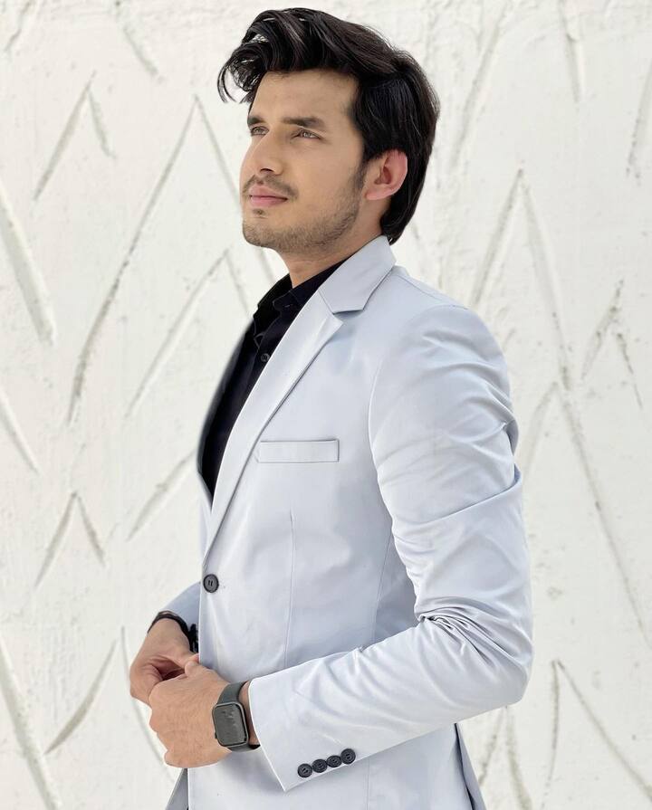 ‘ये रिश्ता क्या कहलाता है’ फेम नविका कोटिया और पारस कलनावत के रिलेशनशिप की खबरें सुर्खियां बटोर रही हैं. अब एक्टर ने इस पर चुप्पी तोड़ी है.