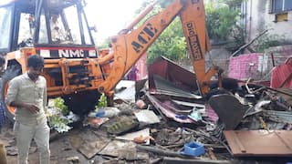 Nagpur News : जयताळा परिसरात  झोपड्या हटवताना तणाव, धार्मिक अतिक्रमणावरही बुलडोझर
