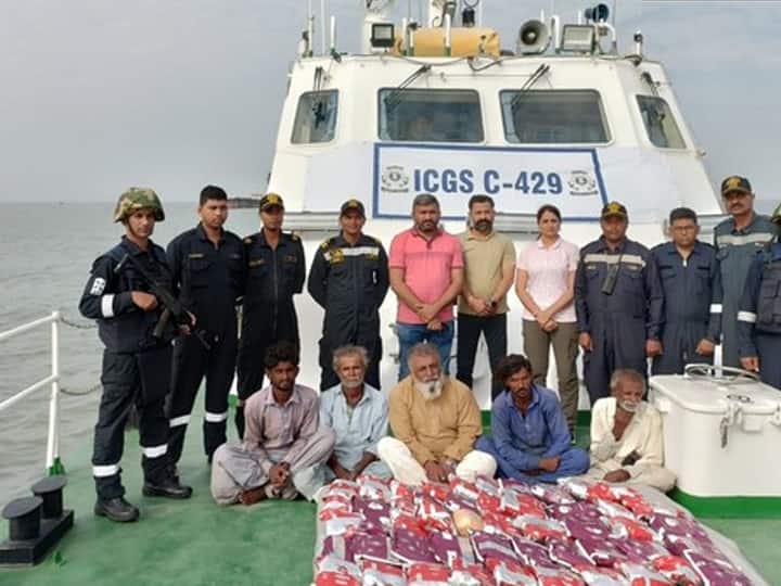 ICG and Gujarat ATS Seized 50 kg Heroin Worth Rs 350 crore from a Pakistani boat Pakistani Boat Apprehended: गुजरात में पकड़ी गई पाकिस्तानी नाव, 350 करोड़ रुपये की हेरोइन जब्त