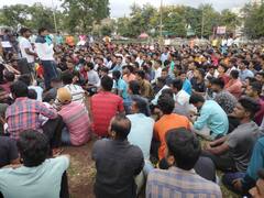 PHOTO: औरंगाबादेत पोलीस भरतीची तयारी करणाऱ्या मुलांचं आंदोलन