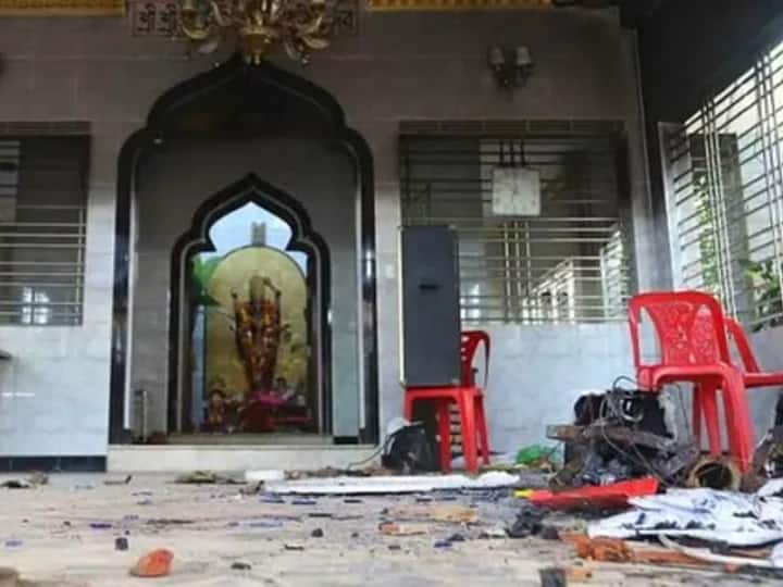 Bangladesh Miscreants broke hindu diety idol after durga puja celebration Bangladesh: दुर्गा पूजा के बाद बांग्लादेश के मंदिर में तोड़फोड़, खंडित हुई हिंदू देवता की मूर्ति