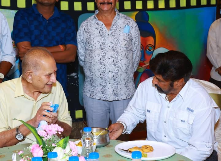 మహేష్ బాబు ఫ్యామిలీను కలిసిన బాలయ్య (Photo Courtesy: Social Media)