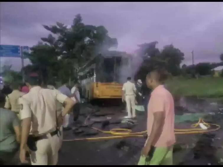 Maharashtra: 11 dead, 38 injured after bus hits truck catches fire Bus Accident : மகாராஷ்டிராவில் தீப்பிடித்து எரிந்த சுற்றுலாப் பேருந்து; 11 பேர் பரிதாபமாக உயிரிழப்பு.. 38 பேர் படுகாயம்..!