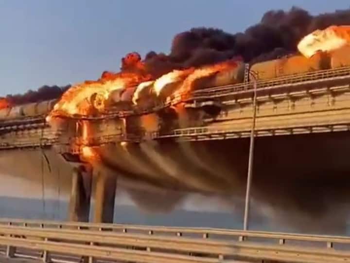 Crimea Bridge Fire Huge Explosion On Only Bridge Linking Crimea To Russia, Watch Video Crimea Bridge Fire: రష్యా ఆక్రమిత క్రిమియాలో బాంబు దాడి, ధ్వంసమైన వంతెన