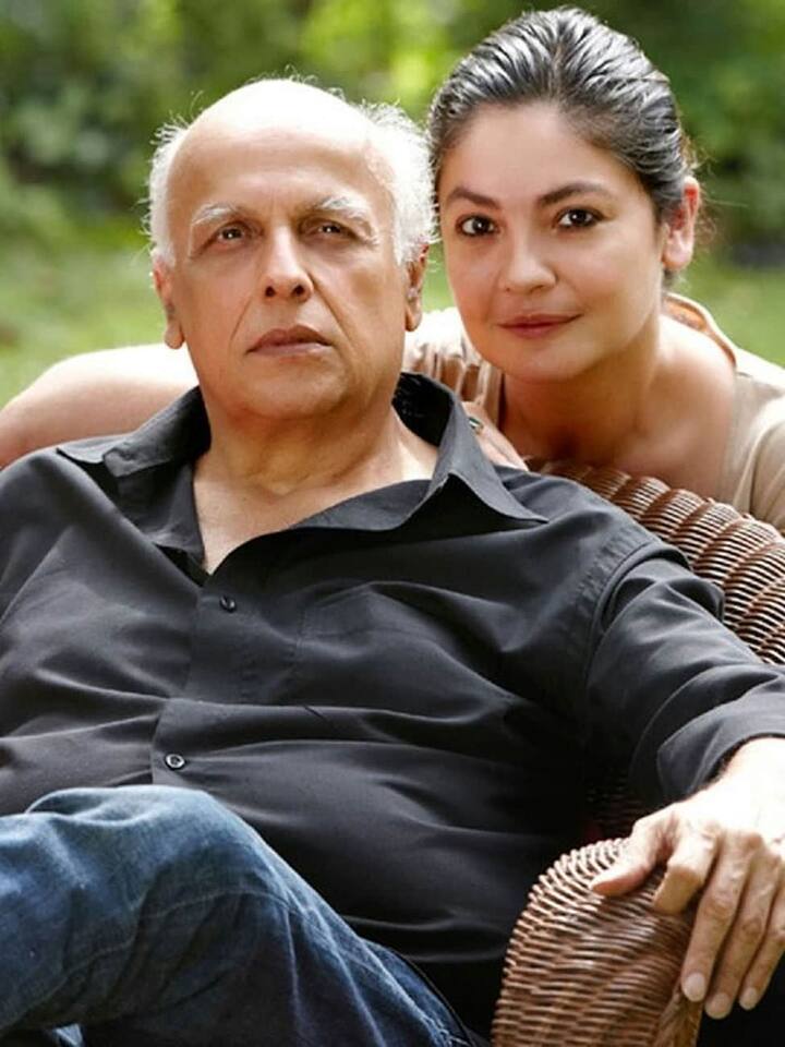 उनके लग्जरी घर की कीमत करीब 6.5 करोड़ है. इसके अलावा उनके अलग-अलग देशों में भी काफी प्रॉपर्टीज है.