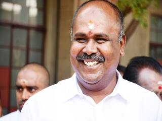 இலவச வேட்டி  சேலை திட்டத்தை திமுக அரசு தொடருமா? -  முன்னாள் அமைச்சர் ஆர்.பி. உதயகுமார் கேள்வி