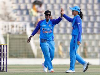 Womens Asia Cup 2022: शेफाली वर्मा चमकली! जबरदस्त फलंदाजीनंतर गोलंदाजीतही दाखवली जादू; भारताचा बांग्लादेशवर 59 धावांनी विजय