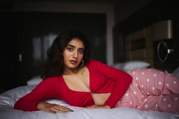 వింకీ బ్యూటీ  ప్రియా ప్రకాష్ వారియర్. Image credit: Priya Prakash Varrier/Instagram