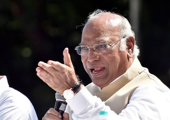 Nine years of Modi govt: Kharge accuses BJP of 'looting' people