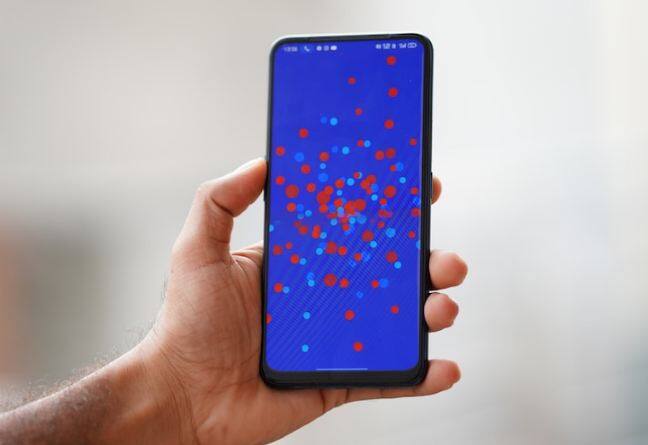 ਰਿਲਾਇੰਸ ਜੀਓ ਆਪਣੇ ਗਾਹਕਾਂ ਲਈ ਇੱਕ ਤੋਂ ਵੱਧ ਪਲਾਨ ਪੇਸ਼ ਕਰਦਾ ਹੈ। ਗਾਹਕਾਂ ਦੀ ਸਹੂਲਤ ਨੂੰ ਧਿਆਨ ਵਿੱਚ ਰੱਖਦੇ ਹੋਏ, ਕੰਪਨੀ ਹਰ ਰੇਂਜ ਦੇ ਪਲਾਨ ਪੇਸ਼ ਕਰਦੀ ਹੈ, ਤਾਂ ਜੋ ਲੋਕ ਆਪਣੇ ਹਿਸਾਬ ਨਾਲ ਰੀਚਾਰਜ ਕਰ ਸਕਣ। ਕੰਪਨੀ ਗਾਹਕਾਂ ਲਈ ਕੁਝ ਅਜਿਹੇ ਪਲਾਨ ਵੀ ਪੇਸ਼ ਕਰਦੀ ਹੈ, ਜੋ 100 ਰੁਪਏ ਤੋਂ ਘੱਟ 'ਚ ਆਉਂਦੇ ਹਨ। ਜੇ ਤੁਸੀਂ ਵੀ ਅਜਿਹੇ ਪਲਾਨ ਦੀ ਤਲਾਸ਼ ਕਰ ਰਹੇ ਹੋ, ਜੋ ਘੱਟ ਕੀਮਤ 'ਤੇ ਮੁਫਤ ਕਾਲਿੰਗ ਅਤੇ ਜ਼ਿਆਦਾ ਵੈਧਤਾ ਦੇ ਨਾਲ ਆਉਂਦਾ ਹੈ, ਤਾਂ ਆਓ ਅੱਜ ਤੁਹਾਨੂੰ ਅਜਿਹੇ ਪਲਾਨ ਬਾਰੇ ਦੱਸਦੇ ਹਾਂ।