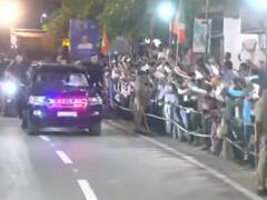 Photos: मोढेरा के सूर्य मंदिर पहुंचे प्रधानमंत्री नरेंद्र मोदी, 3 डी प्रोजेक्शन का किया उद्घाटन