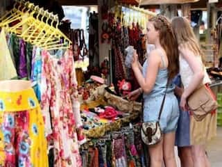 Shopping Tips: कम बजट में करनी है ट्रेंडी शॉपिंग, तो यहां हैं मुंबई के 5 स्टाइलिश फैशन स्ट्रीट