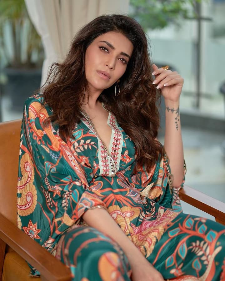 Karishma Tanna Photo: ટીવીથી બોલિવૂડ સુધીની સફર કરનાર કરિશ્મા તન્નાએ ઈન્સ્ટાગ્રામ પર લેટેસ્ટ તસવીરો શેર કરી છે.