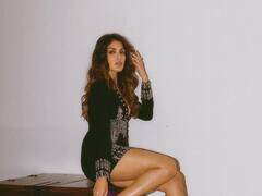 PHOTO: रिया चक्रवर्तीची किलर स्टाईल; शॉर्ट ड्रेस घालून केलं नवं फोटोशूट!