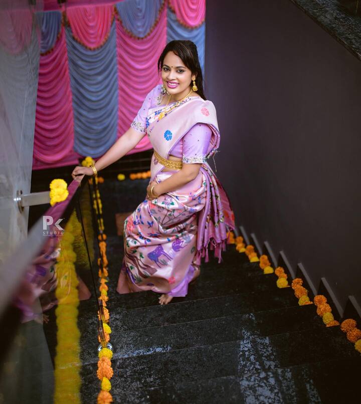 ఇల్లు పూర్తి ఫోటో పోస్టు చేయలేదు. దీంతో అభిమానులు ఇంటి పూర్తిగా కనిపించేలా ఫోటోలు పోస్టు చేయమని అడుగుతున్నారు. -Image Credit: Nanditha Shwetha/Instagram