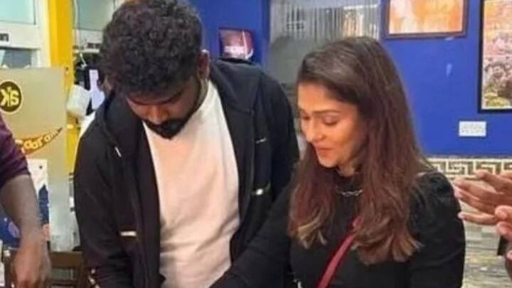 চিরঞ্জীবীর সঙ্গে ‘গডফাদার’ ছবিতে সম্প্রতি কাজ সেরেছেন নয়নতারা। শীঘ্রই বলিউডেও পা রাখতে চলেছেন তিনি। শাহরুখ খানের সঙ্গে ‘পাঠান’ ছবিতে দেখা যাবে তাঁকে।
