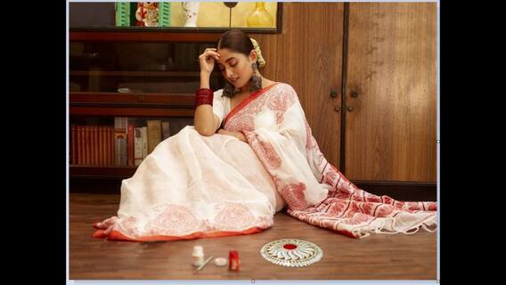 লক্ষ্মী আরাধনায় ব্রতী টলিউড