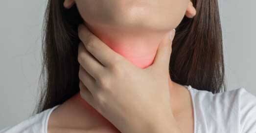 symptoms of thyroid seen in the body Thyroid: વાળ ખરવા અને વજન ઘટવાને નજરઅંદાજ ન કરો, થાઈરોઈડના લક્ષણો હોય શકે