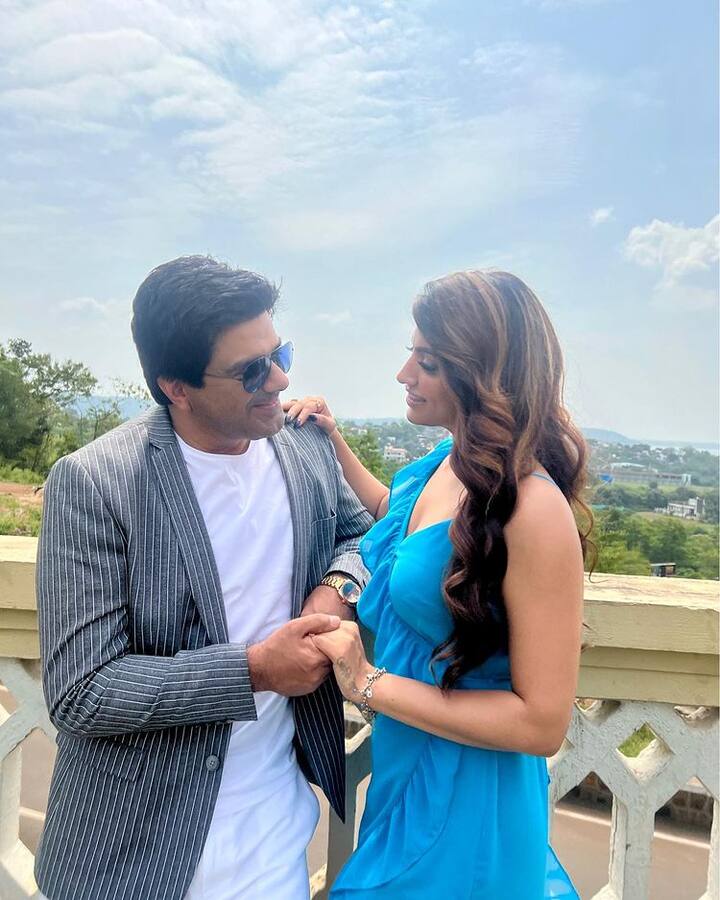 તેની પોસ્ટ પરથી સ્પષ્ટ થાય છે કે બંને વાસ્તવિક જીવનમાં અલગ રહી રહ્યા છે. તાજેતરમાં, અભિનેત્રીએ અન્ય અભિનેતા સાથેની કેટલીક તસવીરો શેર કરી છે જેના દ્વારા તે ટ્રોલ થઈ રહી છે.