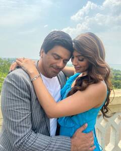 એક્ટર સમીર સોની સાથે રોમેન્ટિક પોઝ આપતી જોવા મળી આકાંક્ષા પુરી