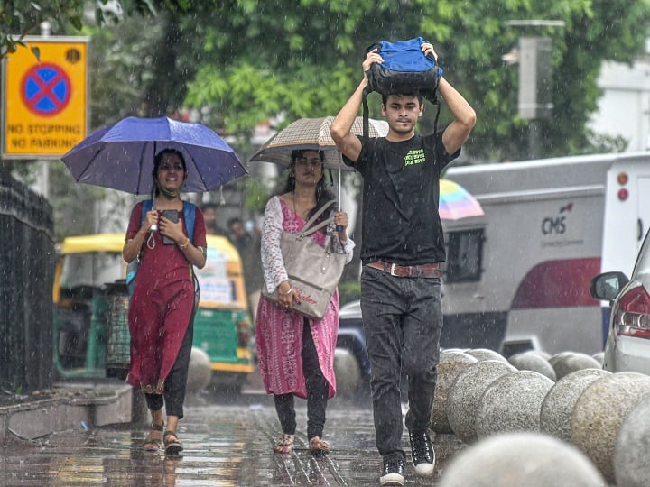 India Weather Alert Weather Update Weather in Delhi NCR UP Uttarakhand Madhya Pradesh Maharashtra Weather: मौसम को लेकर वैज्ञानिकों ने आज जारी किया बड़ा अलर्ट, इन राज्यों में हो सकती है भारी बारिश