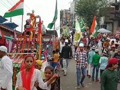 ईद मिलादुन्नबी पर इटावा में निकाला गया दो किलोमीटर लंबा जुलूस, सुरक्षा की चाक चौबंद व्यवस्था की गई