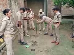 औरेया में शराब माफियाओं के नए ठिकानों पर पुलिस की ताबड़तोड़ छापेमारी, जमीन के अंदर रखा था छिपाकर