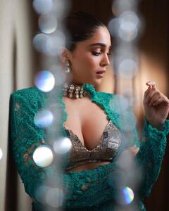 PHOTO: शर्वरी वाघ मोरपंखी रंगात दिसतेय फारच सुंदर; नवा लूक होतोय व्हायरल!