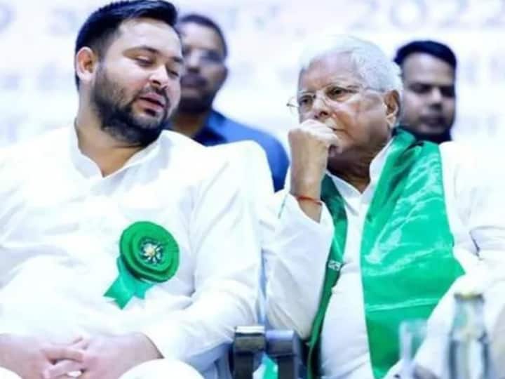 Bihar Politics: लालू प्रसाद यादव के बाद RJD के सर्वेसर्वा सिर्फ तेजस्वी! दिल्ली में इस एलान के क्या हैं मायने? Bihar Politics: After Lalu Prasad Yadav only Tejashwi Yadav is the leader of Party Announcement in RJD Meeting Delhi Bihar Politics: लालू प्रसाद यादव के बाद RJD के सर्वेसर्वा सिर्फ तेजस्वी! दिल्ली में इस एलान के क्या हैं मायने?