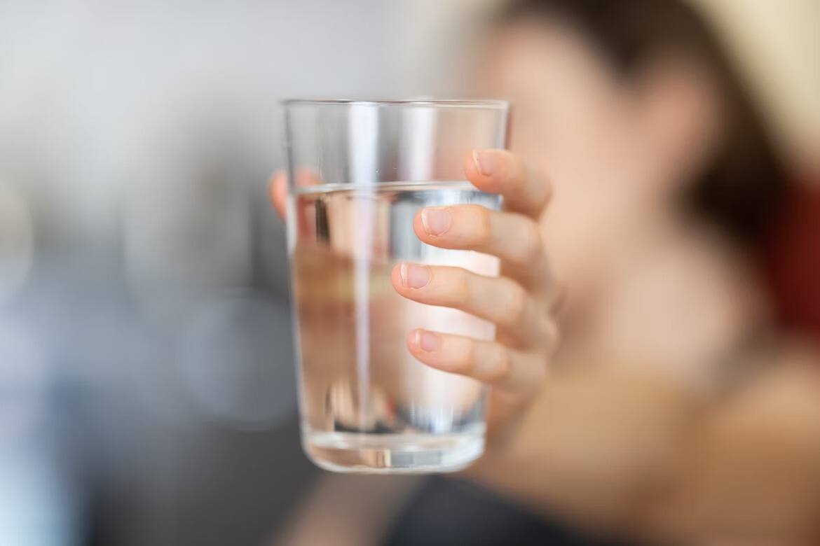 Health Tips : बदलत्या ऋतूत निरोगी राहण्यासाठी 'या' पदार्थांचे सेवन करा; मिळतील अनेक फायदे