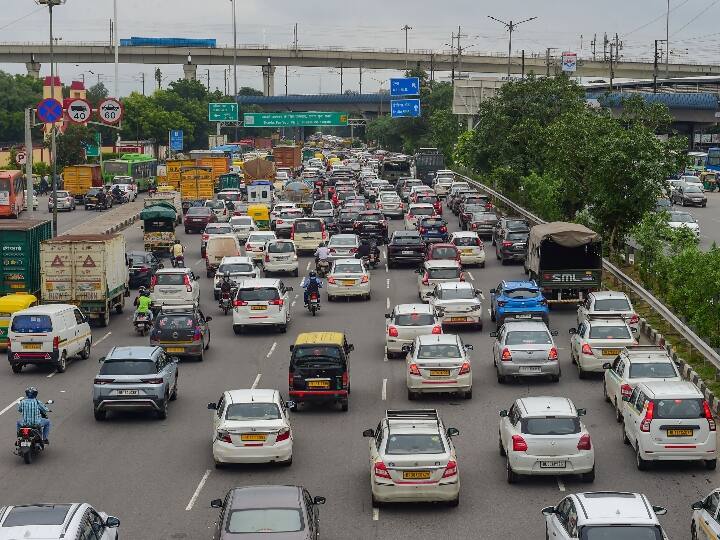 Delhi Rain: दिल्ली में शाम को इन रूट पर सफर करने से बचें, ट्रैफिक पुलिस ने जारी की एडवाइजरी Delhi Traffic Police Advisory For commuters Evening due to Special Traffic Arrangements Delhi Rain: दिल्ली में शाम को इन रूट पर सफर करने से बचें, ट्रैफिक पुलिस ने जारी की एडवाइजरी