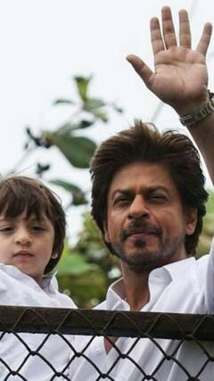 Surrogacy Celebrities: வாடகைத்தாய் மூலம் குழந்தை பெற்றுக்கொண்ட பிரபலங்களின் புகைப்படங்கள்!