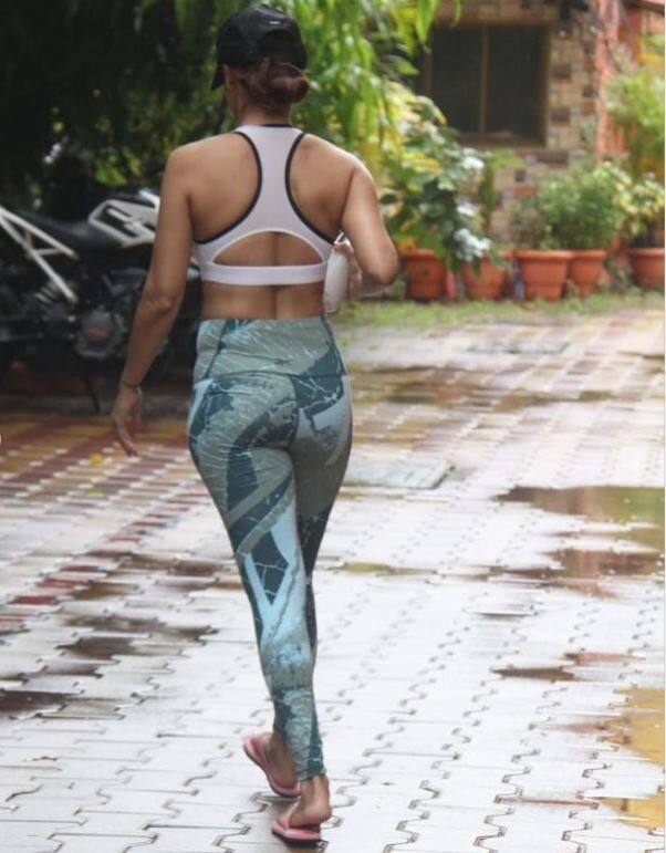 મલાઈકાનો શાનદાર જિમ લૂક વાયરલ થાય છે.