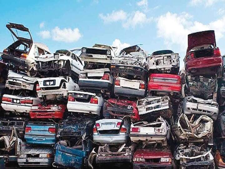 What is car scrap policy old car scrap policy car scraping benefit for vehicle owner Car Scrap Policy: सड़क से कहां गायब हो जाती हैं पुरानी कारें, क्या हैं वो नियम जिससे आपको मिल सकता है फायदा