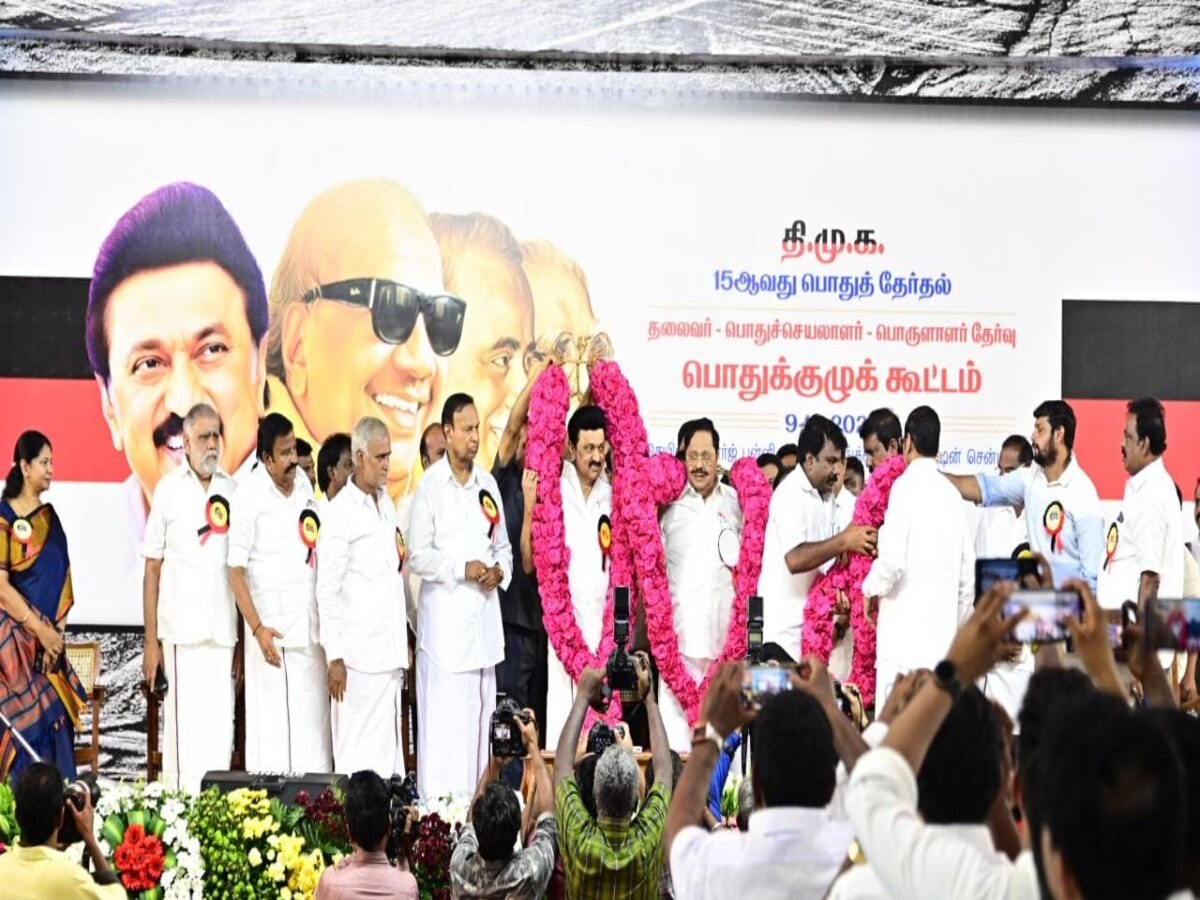 ‘ஸ்டாலின் சட்டைப்பையில் பேனா வைத்த துரைமுருகன்’ பொதுக்குழுவில் நடந்த சுவாரஸ்சியம்..!