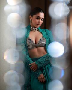 PHOTO: शर्वरी वाघ मोरपंखी रंगात दिसतेय फारच सुंदर; नवा लूक होतोय व्हायरल!